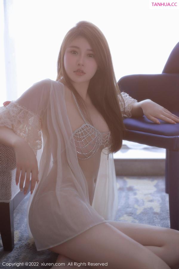 甜妮  [XiuRen]高清写真图 2022.10.26 No.5761 甜妮 丰腴美臀第13张图片